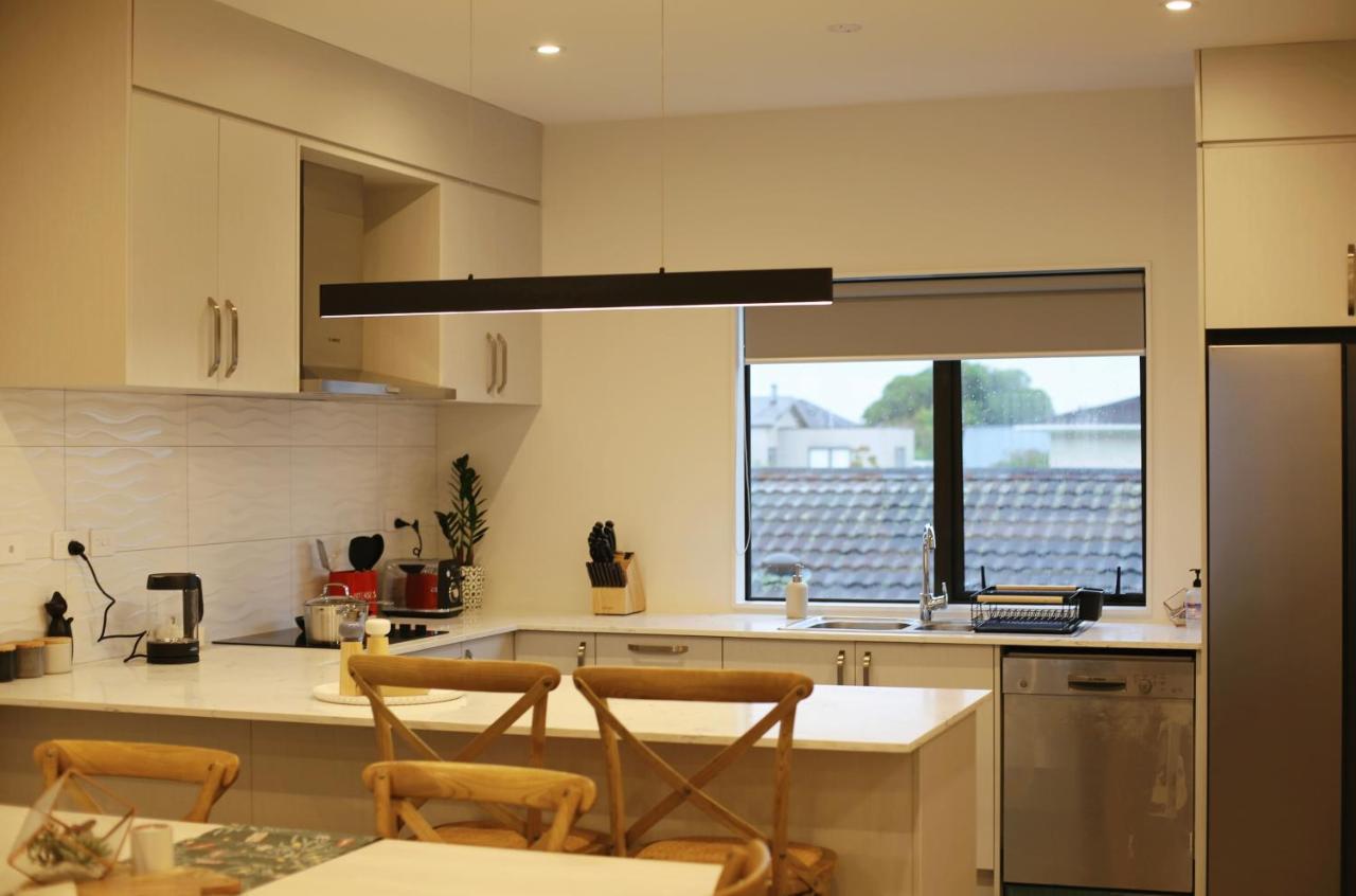 Cozy And Comfortable, Sunny Three-Storey Building Auckland Zewnętrze zdjęcie